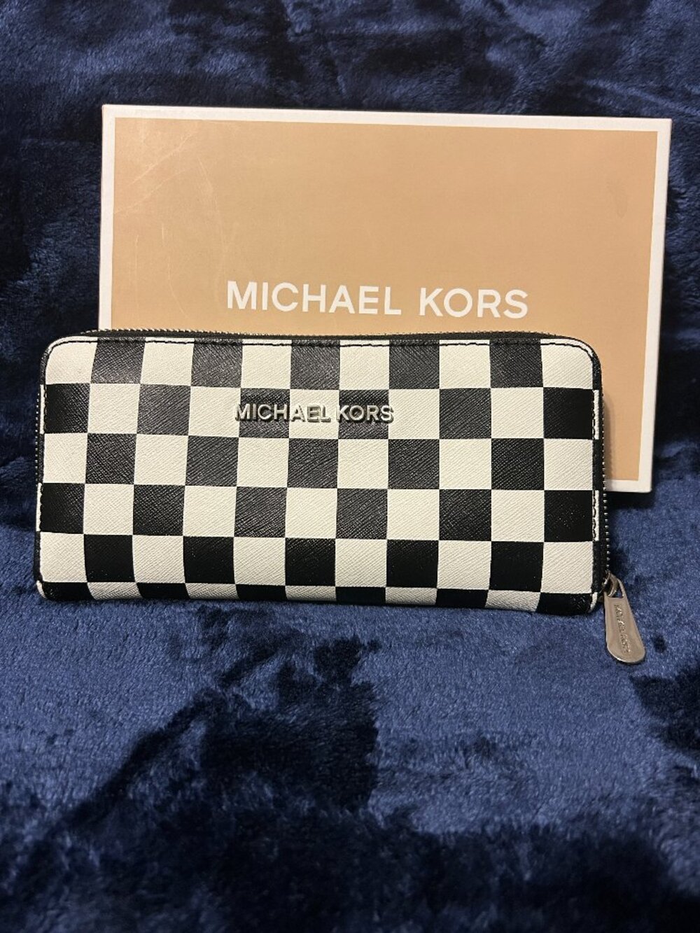 Michael Kors Jet Set Travel Checkerboard Tech Continental Zip-Around Wallet